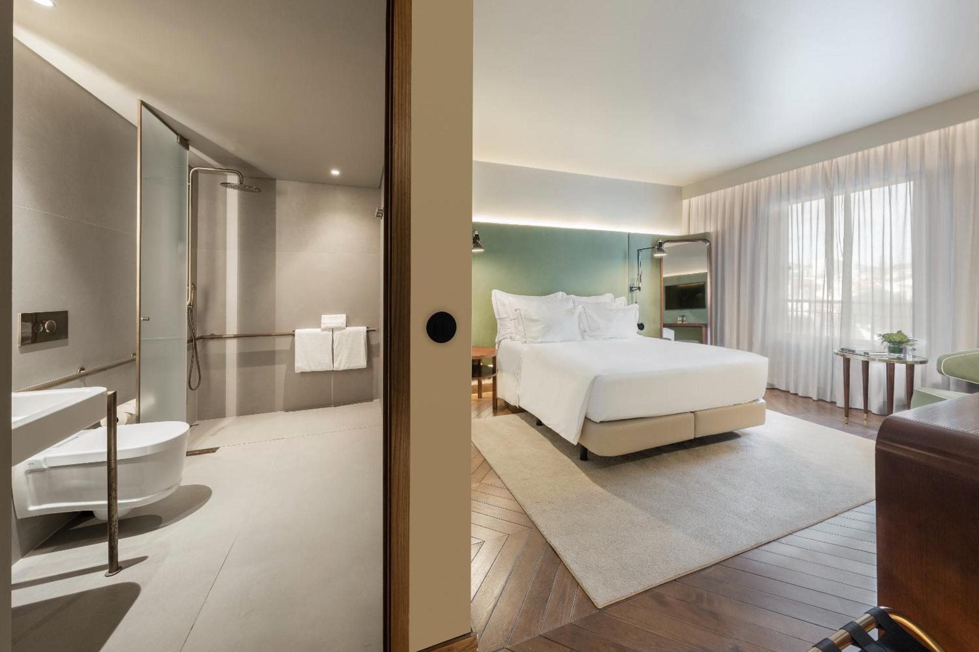 Grand Hotel Acores Atlantico Ponta Delgada  Exterior photo A guest room at the hotel
