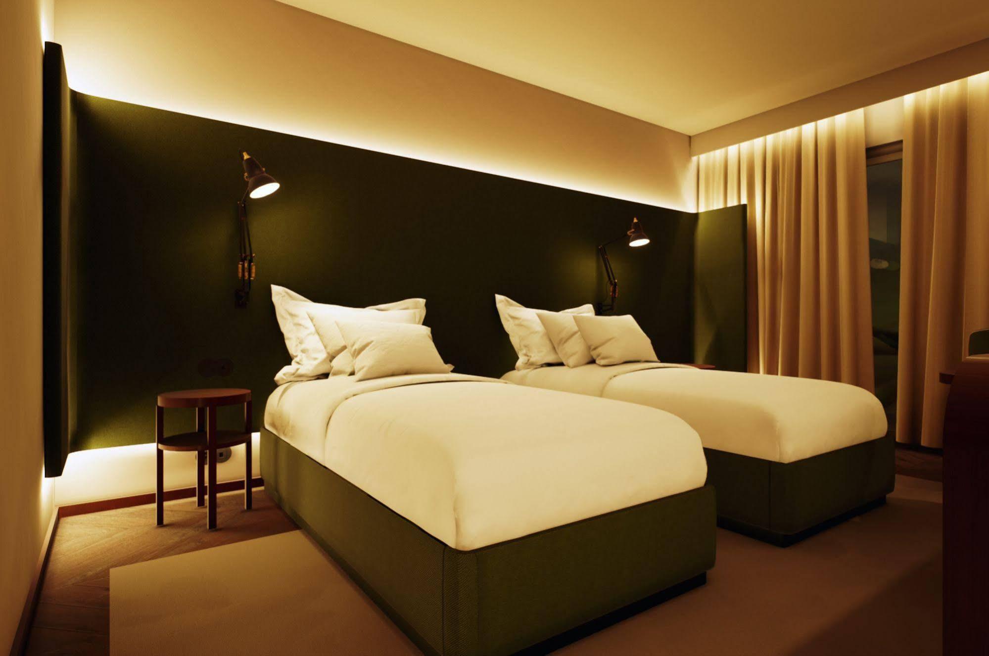Grand Hotel Acores Atlantico Ponta Delgada  Exterior photo A room at the hotel